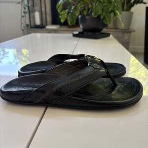 OluKai Mea Ola Men's Leather Flip Flop Sandals Black Size 8